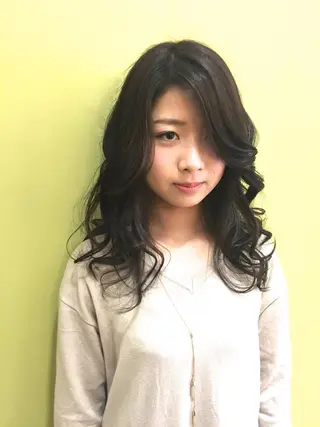 ロング カラー パーマ 鬼頭 洋吏のヘアスタイル