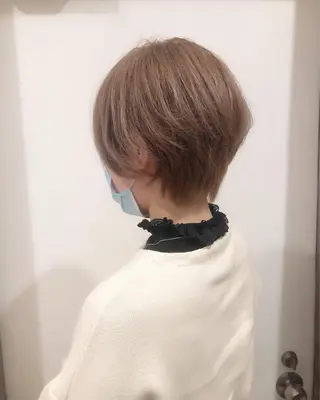 ショート カラー 韓国🇰🇷レイヤー 映える顔周り🩷のヘアスタイル
