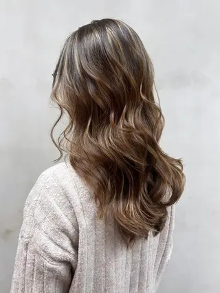 カラー セミロング ITbyALBUM 藤沢店のヘアスタイル
