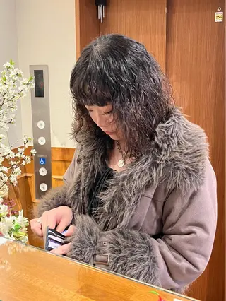 ミディアム Collet Ginza所属・外国人風レイヤー パーマYukiのヘアスタイル