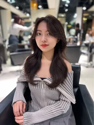 ロング カラー 🧊🪞透明感カラー himeのヘアスタイル