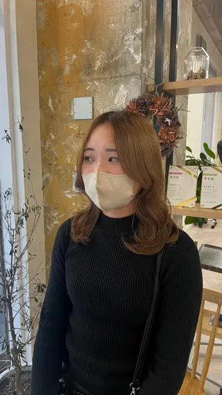 ミディアム 𝑴𝑰𝑨🎀赤髪 /ピンク/髪質改善のヘアスタイル