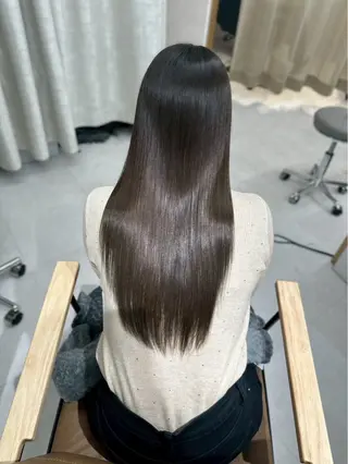 ロング SLASHスラッシュ 小西結奈のヘアスタイル