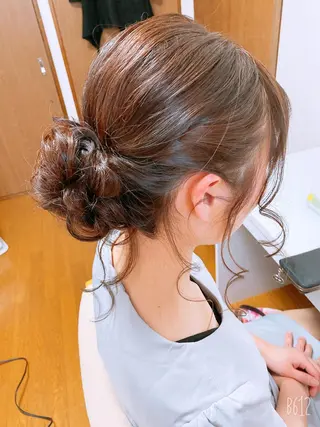 ヘアアレンジ The Best Beauty受付担当のヘアスタイル