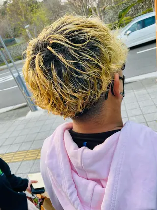 パーマ メンズ Emitas.柳通り店所属・山﨑 大暉【ダブルカラー】のヘアスタイル