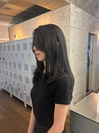 ロング カラー fifth 庄子愛彩のヘアスタイル