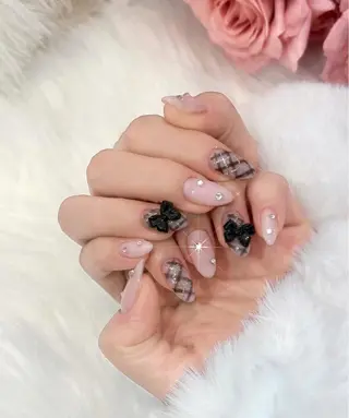 ネイル Lyna 池袋のネイルデザイン