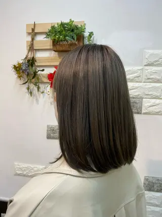 ミディアム カラー ショートボブ✨️ 池田芽生のヘアスタイル