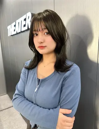 カラー ミディアム くすみミルクティー／ ブラウン🪡TOWAのヘアスタイル