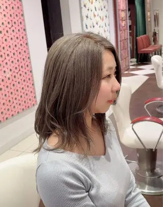 ミディアム カラー 渡部 優衣のヘアスタイル