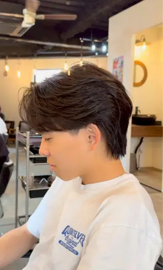 ショート パーマ メンズ おがた たくむの眉毛・アイブロウイメージ