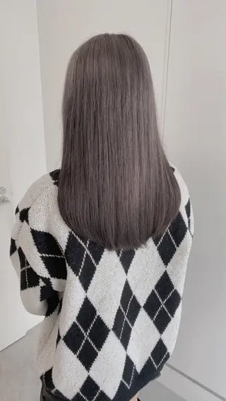 ミディアム カラー 透明感/グレージュ/ ミルクティー/ユウトのヘアスタイル