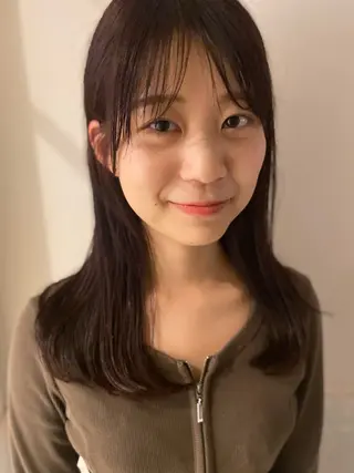 セミロング カラー HOLIDAYS🌿 マナのヘアスタイル