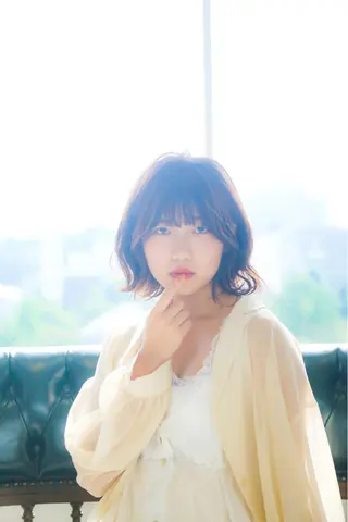 ショート オーストヘアージジ所属・TAI透明カラー 柔らかい縮毛矯正のヘアスタイル