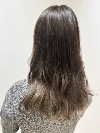 セミロング カラー 🐺ウルフ/レイヤー 似合わせ‎🤍沙羅のヘアスタイル