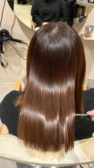 ミディアム 井山 葵のヘアスタイル