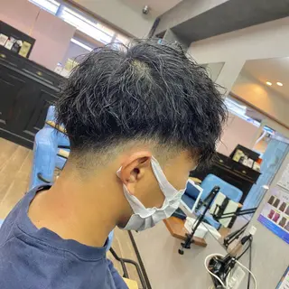 ショート パーマ メンズ 田口 慎士のヘアスタイル