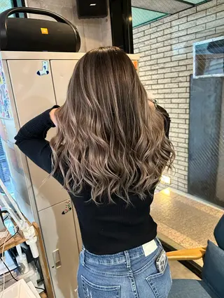 ロング カラー 難波ブリーチカラー 伊藤洋輝のヘアスタイル