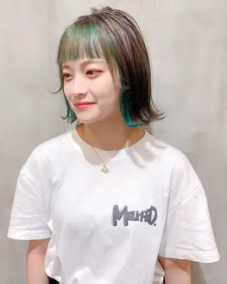 ショート カラー 鈴木 美紅のヘアスタイル