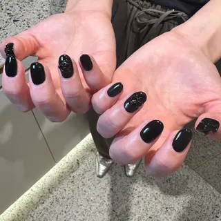 ネイル RIEKO🍒 ワンホン♡推しネイルのネイルデザイン