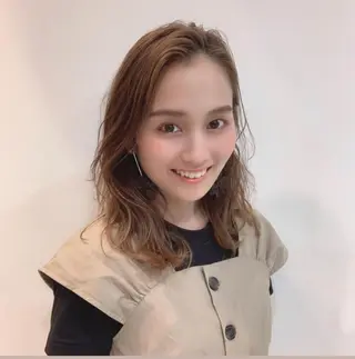 カラー glad hairのヘアスタイル