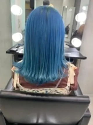 ミディアム カラー 前田 桃花のヘアスタイル