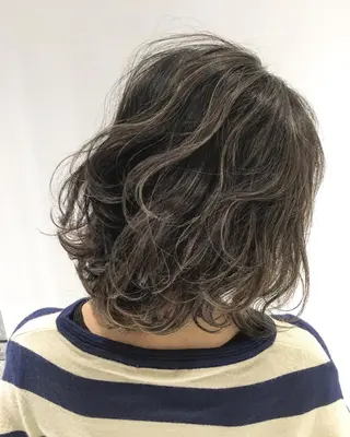 ミディアム カラー REVE所属・TAKU 美容師のヘアスタイル