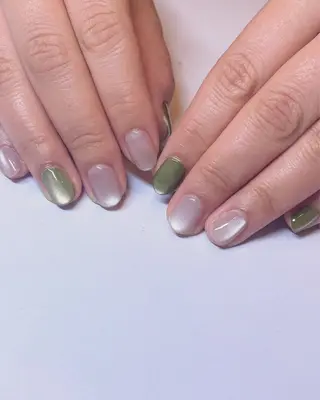 ネイル Nailsalon Repos.所属・Rika🌼 シンプル•マグネットのネイルデザイン