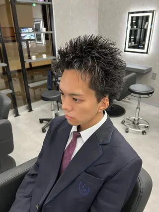 ショート パーマ メンズ スパイキーの鬼 ヒロムのヘアスタイル