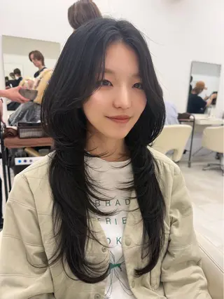 ロング リコ ハッシュカット 韓国レイヤーのヘアスタイル