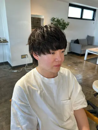 ショート メンズ become men's hair 名駅店所属・名駅/フェザーパーマ 韓国ヘア/森岡のヘアスタイル