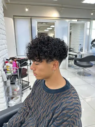 ショート パーマ メンズ フェザーパーマ職人 🪶ryosukeのヘアスタイル