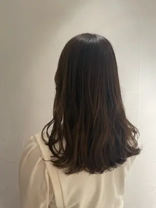 ロング カラー 室谷 ゆりあのヘアスタイル