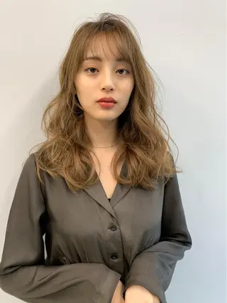 ロング カラー 透明感/オリーブ/ グレージュ/YUKAのヘアスタイル