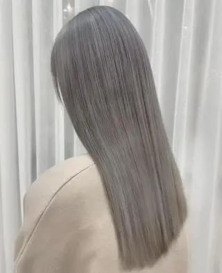 セミロング カラー THESALONS所属・🤍ブリーチカラー /寄田龍樹🤍のヘアスタイル