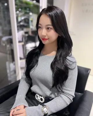 ロング カラー 🧊🪞透明感カラー himeのヘアスタイル