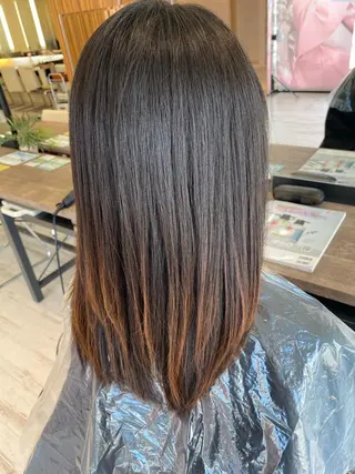 ロング ベージュ/インナー カラー🤍Rieのヘアスタイル