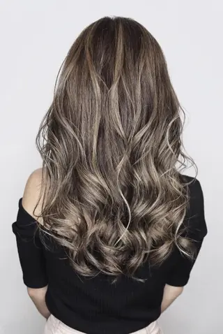 ロング SOURCE 天王寺のヘアスタイル