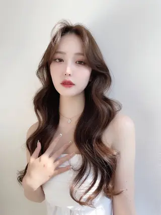 ロング カラー ヘアアレンジ SALOWIN原宿ash店所属・憧れの艶ハイトーンへ 🌙サイダサキのヘアスタイル