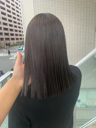 セミロング パーマ 立川・くびれミディ 旬なデザインカラーのヘアスタイル