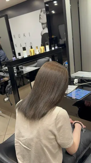 セミロング カラー 池田 龍生のヘアスタイル