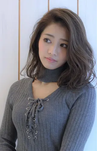 ミディアム カラー パーマ 小濱 秀人のヘアスタイル
