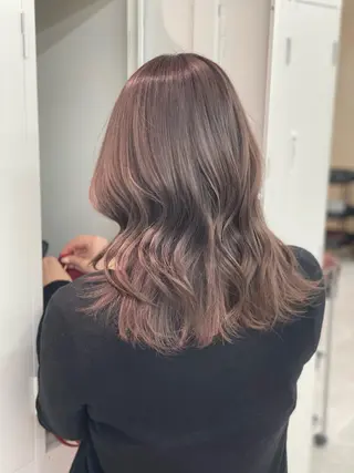 セミロング カラー ショーヤ/ブリーチ /バレイヤージュのヘアスタイル