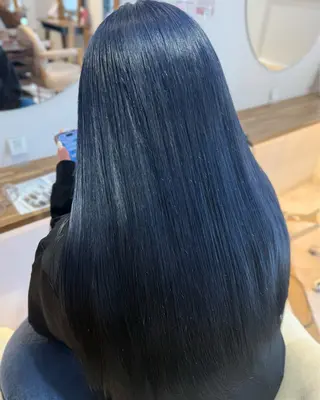 ロング 倉林隆一🐈 ダブルカラー/艶髪のヘアスタイル