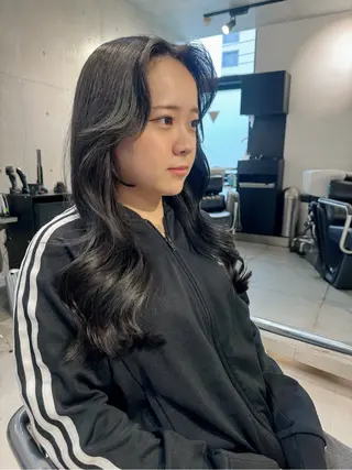 ロング カラー パーマ ヘアアレンジ 透明感/オリーブ/ グレージュ/YUKAのヘアスタイル