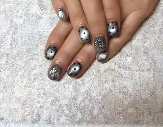 ネイル Lowé所属・Lowé みるくのネイルデザイン