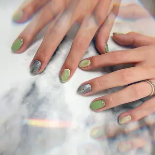 ミディアム カラー ネイル マツエク・マツパ 💎ビューティサロン 湘南　RIRAN💎のネイルデザイン