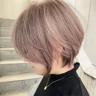 ショート カラー オフホワイトアンドなんば所属・福西 洋斗のヘアスタイル