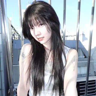 ロング カラー レイヤーカット ハッシュカットのヘアスタイル