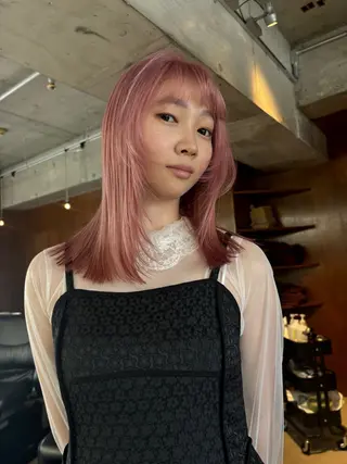 ショート カラー wewe: momoeのヘアスタイル